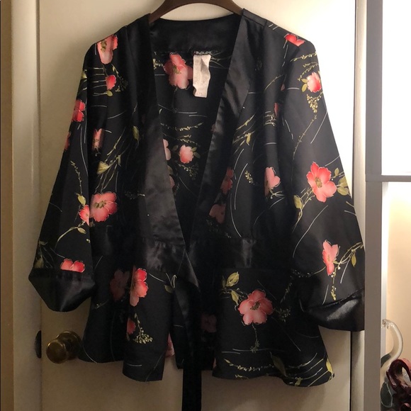 Floral silk kimono - Picture 2 of 5